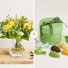 The classic for Easter with spring box with chocolate